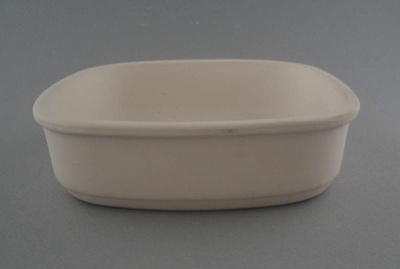 Baker - bisque; Crown Lynn Potteries Limited; 1967-1989; 2009.1.860