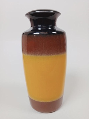 Vase Mayon; Crown Lynn Potteries Limited; 1973-1982; 2016.48.75