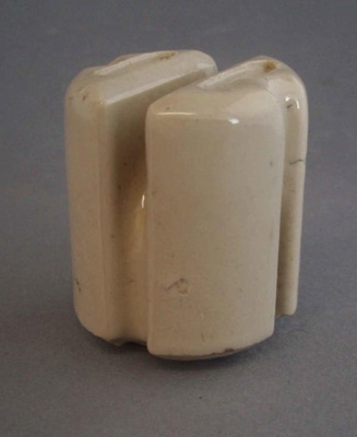 Electric fence wire tensioner; Crown Lynn Technical Ceramics Limited; 1940-1980; 2010.1.6