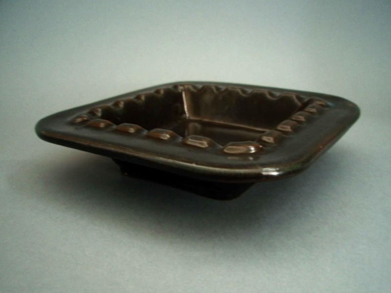 Ashtray; Crown Lynn Potteries Limited; 1968-1975; 2008.1.194