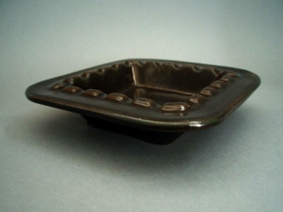 Ashtray; Crown Lynn Potteries Limited; 1968-1975; 2008.1.194