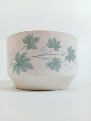 Sugar Bowl - Ivy Leaf Syrem; Crown Lynn Potteries Limited; 1960s; 2016.48.105