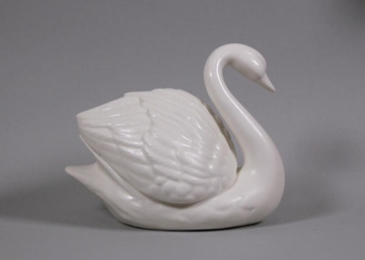 Ornament - swan; Studio Ceramics NZ Ltd; 2017.1.264
