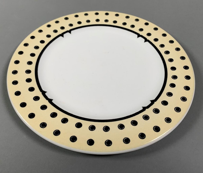 Bread and butter plate - Florence pattern; Crown Lynn Potteries Limited; 1988-1989; 2016.17.5