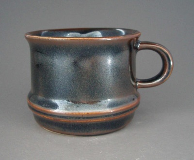Cup; Luke Adams Pottery Limited; 1970-1980; 2009.1.933