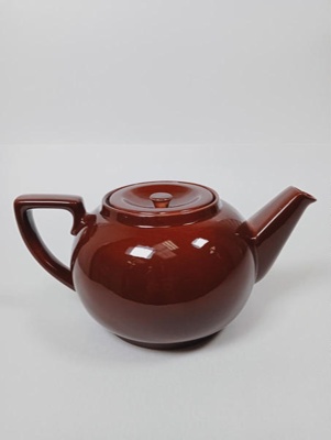 Tea pot shape 830/6; Crown Lynn Potteries Limited; 1955-1965; 2016.48.96