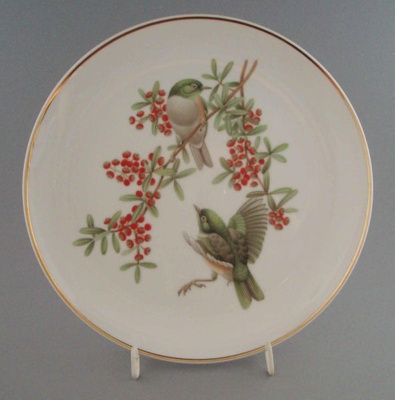 Collectors plate - white eye; Crown Lynn Potteries Limited; 1985; 2008.1.622