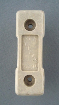 Oven fuse holder - Atlas; Crown Lynn Technical Ceramics Limited; 1940-1980; 2009.1.1499