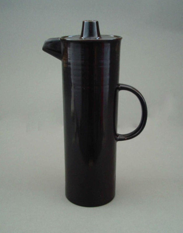 Coffee pot and lid; Luke Adams Pottery Limited; 1969-1975; 2008.1.262.1-2 Coffee pot and lid; Luke Adams Pottery Limited; 1969-1975; 2008.1.262.1-2