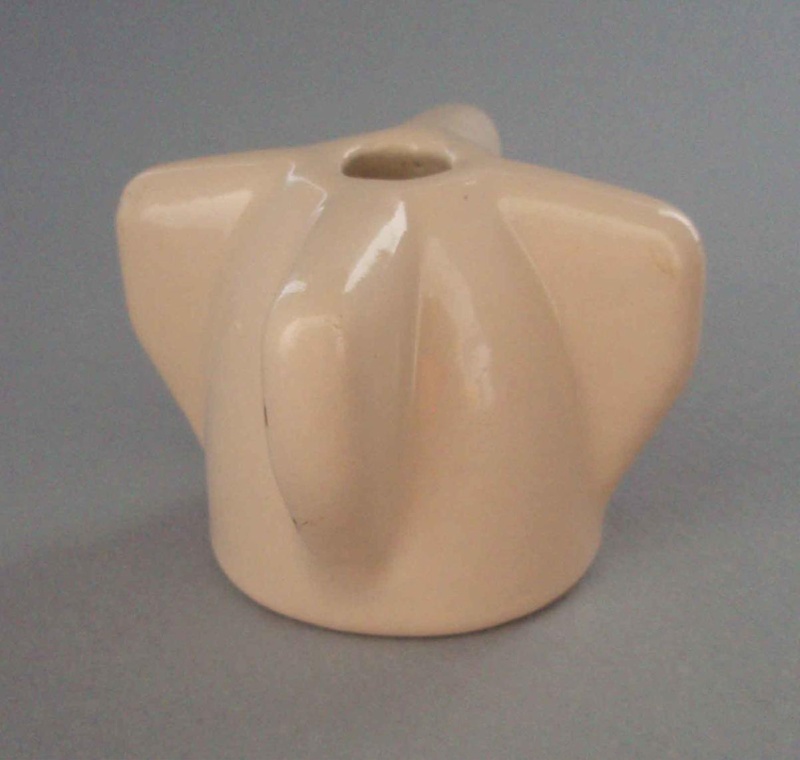 Tap handle; Crown Lynn Technical Ceramics Limited; 1950-1975; 2008.1.686