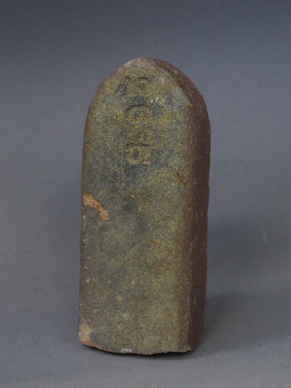 Grave peg - 2365; 2015.1.114