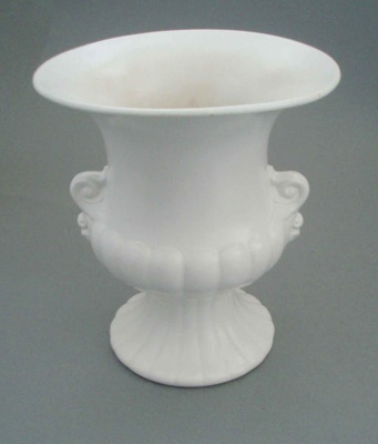 Urn; Crown Lynn Potteries Limited; 1958-1975; 2008.1.218