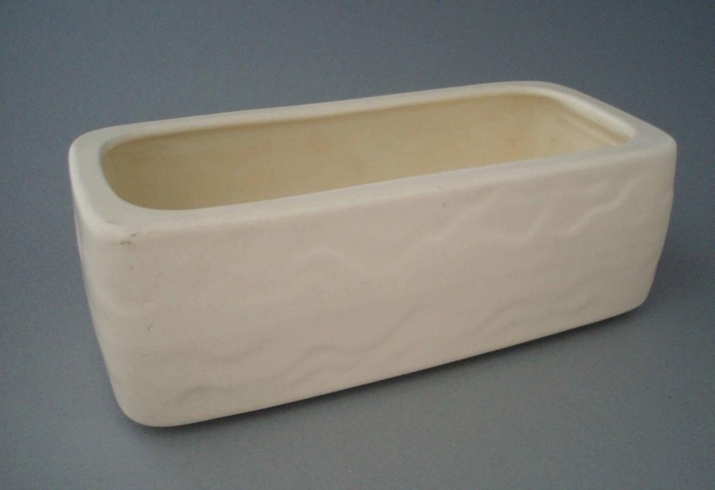 Trough; Crown Lynn Potteries Limited; 1960-1970; 2008.1.370