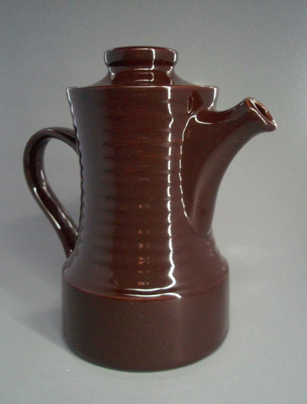 Coffee pot and lid; Titian Potteries (1965) Limited; 1977-1980; 2008.1.722.1-2