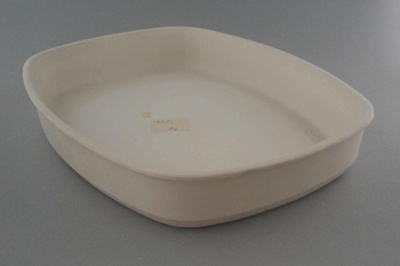 Baker - bisque; Crown Lynn Potteries Limited; 1967-1989; 2009.1.862