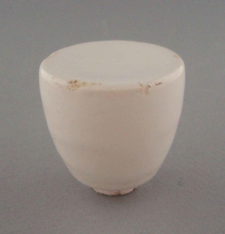 Door handle; Crown Lynn Technical Ceramics Limited; 1976-1989; 2008.1.674