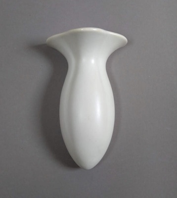 Wall vase; Crown Lynn Potteries Limited; 2016.29.2
