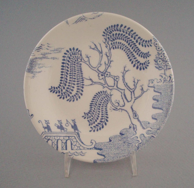 Butter pat - Willow pattern; Crown Lynn Potteries Limited; 1968-1980; 2008.1.1947