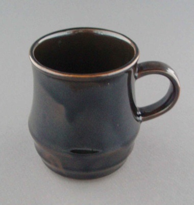 Mug; Luke Adams Pottery Limited; 1973-1975; 2008.1.1427