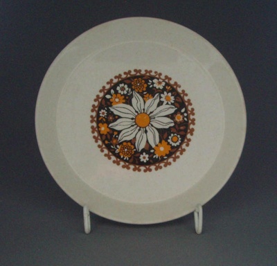 Bread and butter plate - Valencia; Crown Lynn Potteries Limited; 1971-1985; 2008.1.2658