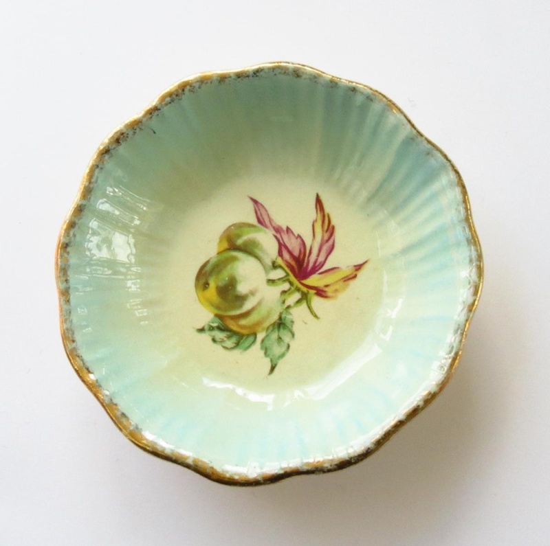 Dish; Crown Lynn Potteries Limited; 1955-1965; 2016.48.110