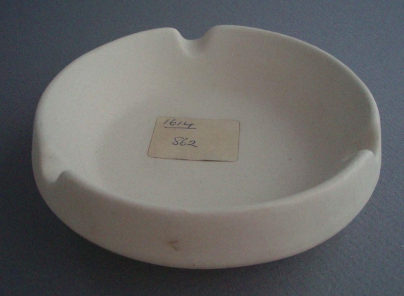 Ashtray - bisque; Crown Lynn Potteries Limited; 1966-1989; 2009.1.75