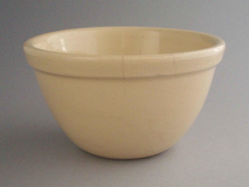 Basin; Crown Lynn Potteries Limited; 1943-1950; 2008.1.570