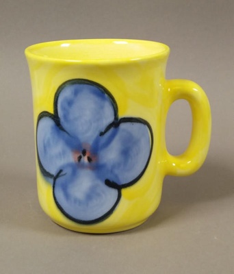 Mug -  Floral pattern; Studio Ceramics NZ Ltd; 1988-1995; 2017.1.1