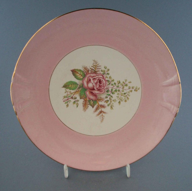 Cake plate - floral; Crown Lynn Potteries Limited; 1955-1965; 2009.1.1107 Cake plate - floral; Crown Lynn Potteries Limited; 1955-1965; 2009.1.1107