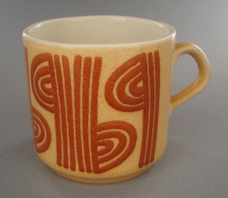 Cup; Crown Lynn Potteries Limited; 1975-1985; 2009.1.687