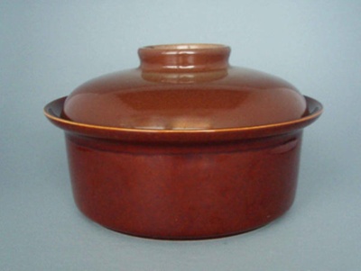 Casserole and lid - Pioneer pattern; Crown Lynn Potteries Limited; 1979-1989; 2008.1.553.1-2