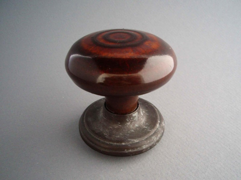 Door handle and rose - Mosque pattern; Crown Lynn Technical Ceramics Limited; 1976-1989; 2008.1.697