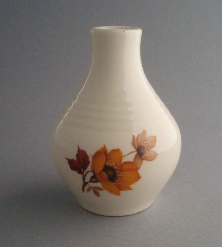 Vase - floral; Titian Potteries (1965) Limited; 1957-1989; 2008.1.911