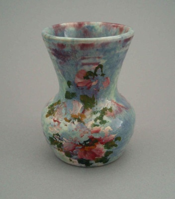 Vase - floral; Amalgamated Brick and Pipe Company Limited; 1942-1948; 2008.1.293