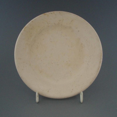 Bread and butter plate - bisque; Crown Lynn Potteries Limited; 1943-1950; 2009.1.1333