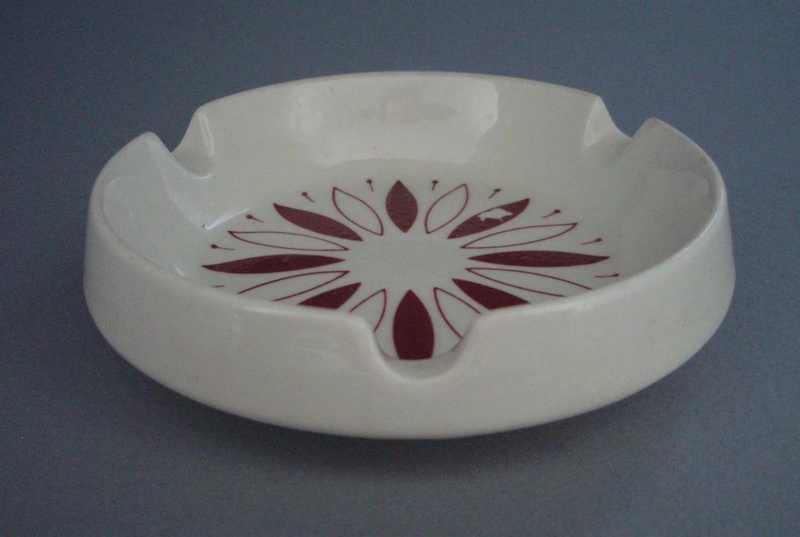 Ashtray - Tango pattern; Crown Lynn Potteries Limited; 1966-1980; 2008.1.2396