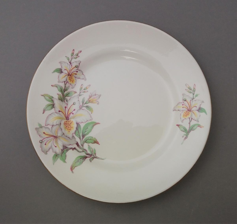Bread and butter plate - Fantasy; Crown Lynn Potteries Limited; 1950-1962; 2016.48.101