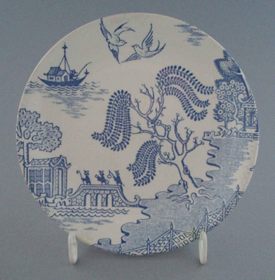 Bread and butter plate - Willow pattern; Crown Lynn Potteries Limited; 1968-1975; 2008.1.1919