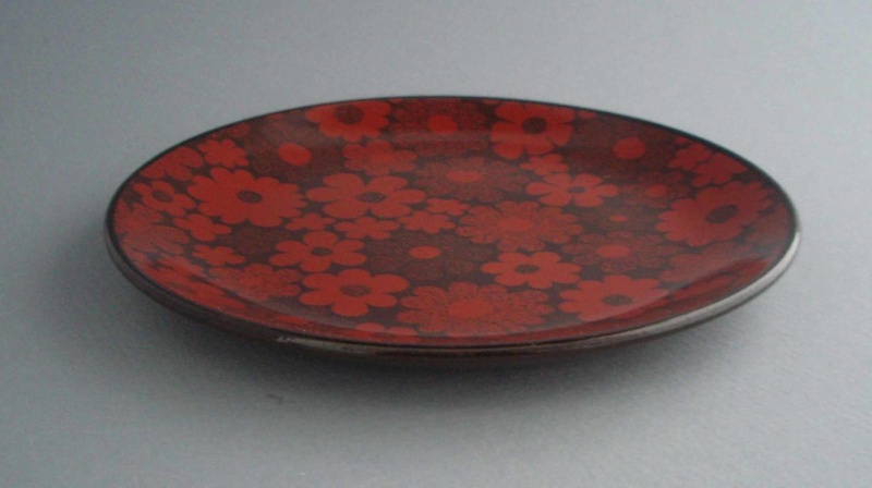 Bread and butter plate - Echo pattern; Crown Lynn Potteries Limited; 1968-1979; 2009.1.307 Bread and butter plate - Echo pattern; Crown Lynn Potteries Limited; 1968-1979; 2009.1.307