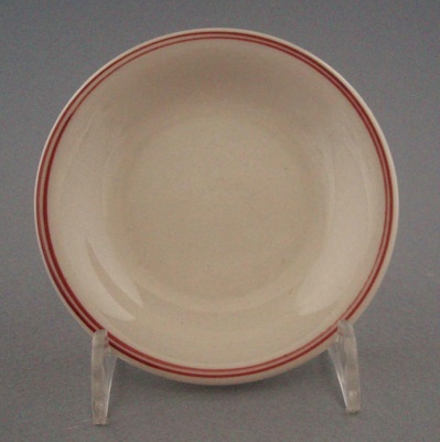 Butter pat; Crown Lynn Potteries Limited; 1960-1980; 2009.1.230