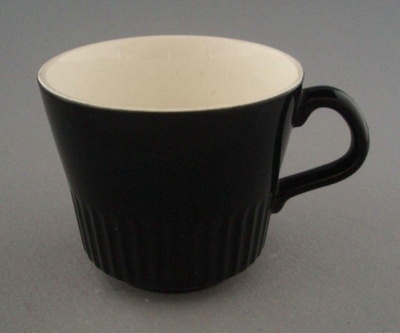 Cup; Crown Lynn Potteries Limited; 1969-1989; 2009.1.960
