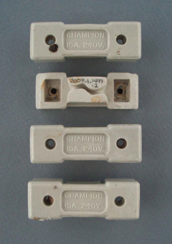 Oven fuse holders - Champion; Crown Lynn Technical Ceramics Limited; 1940-1980; 2009.1.1497.1-4
