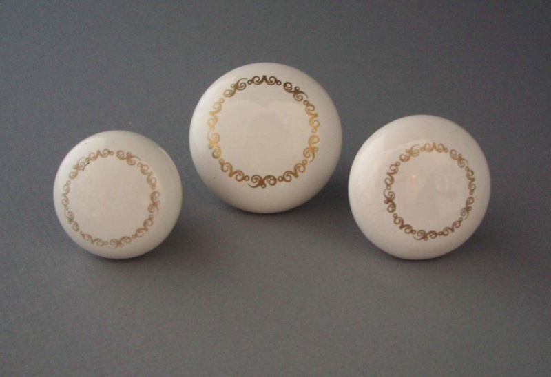 Handles - Heritage pattern x3; Crown Lynn Technical Ceramics Limited; 1976-1989; 2009.1.1825.1-3