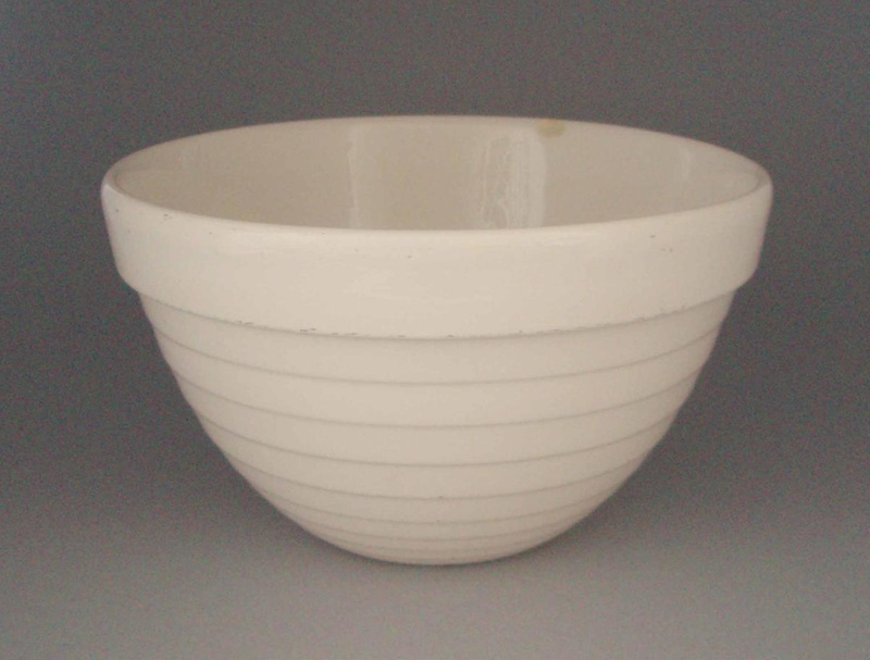 Basin; Crown Lynn Potteries Limited; 1955-1989; 2008.1.2063