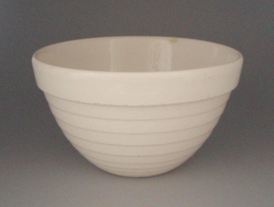 Basin; Crown Lynn Potteries Limited; 1955-1989; 2008.1.2063