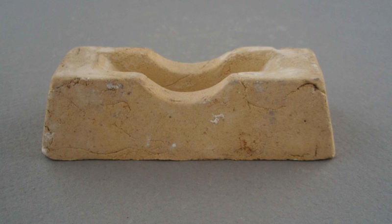 Buller's ring holder; Crown Lynn Potteries Limited; 1960-1989; 2009.1.1256 Buller's ring holder; Crown Lynn Potteries Limited; 1960-1989; 2009.1.1256