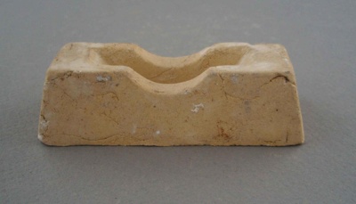 Buller's ring holder; Crown Lynn Potteries Limited; 1960-1989; 2009.1.1256