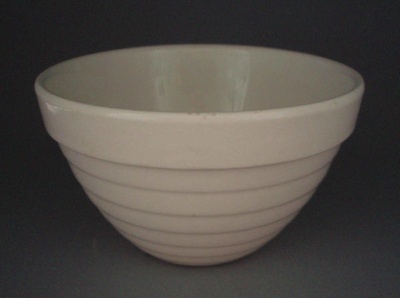 Basin; Crown Lynn Potteries Limited; 1955-1989; 2008.1.2679