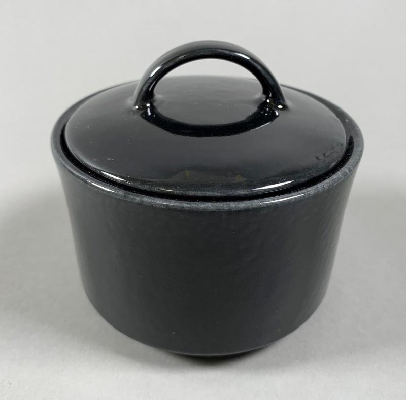 Sugar basin with lid - Florence pattern; Crown Lynn Potteries Limited; 1988-1989; 2016.17.3.1-2