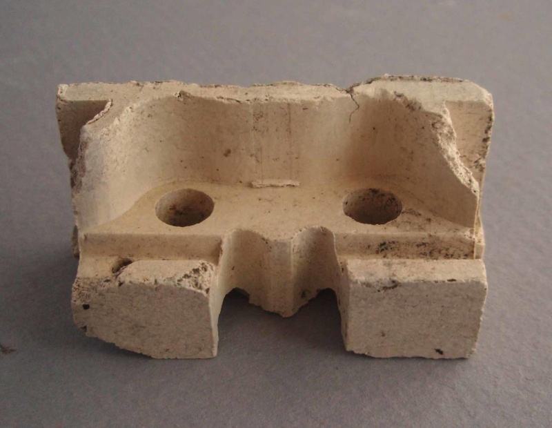 Electrical fixture; Crown Lynn Technical Ceramics Limited; 1940-1975; 2009.1.1770